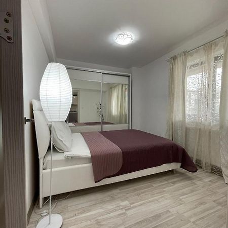 Renting Solutions Iulius Mall Iasi Exteriör bild