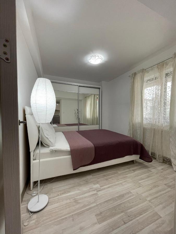 Renting Solutions Iulius Mall Iasi Exteriör bild