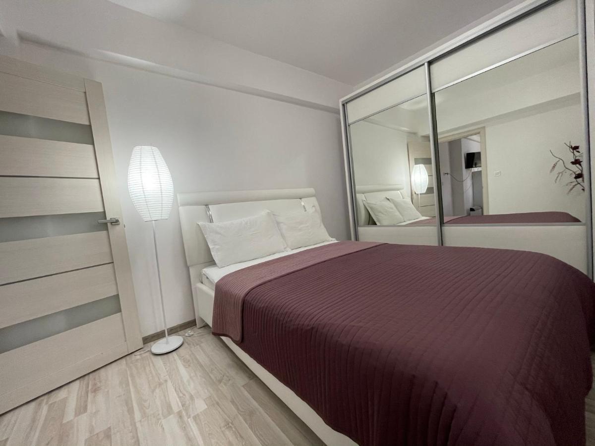 Renting Solutions Iulius Mall Iasi Exteriör bild