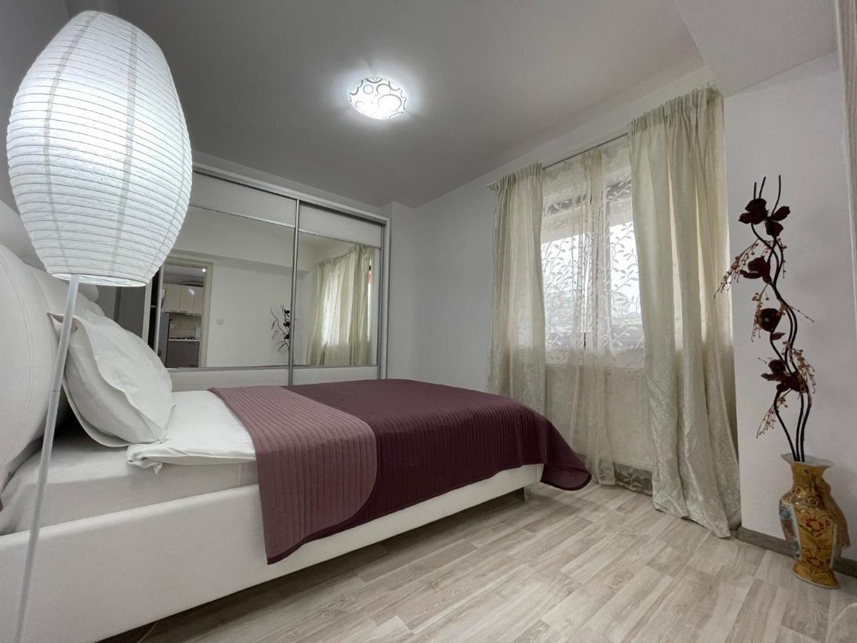 Renting Solutions Iulius Mall Iasi Exteriör bild