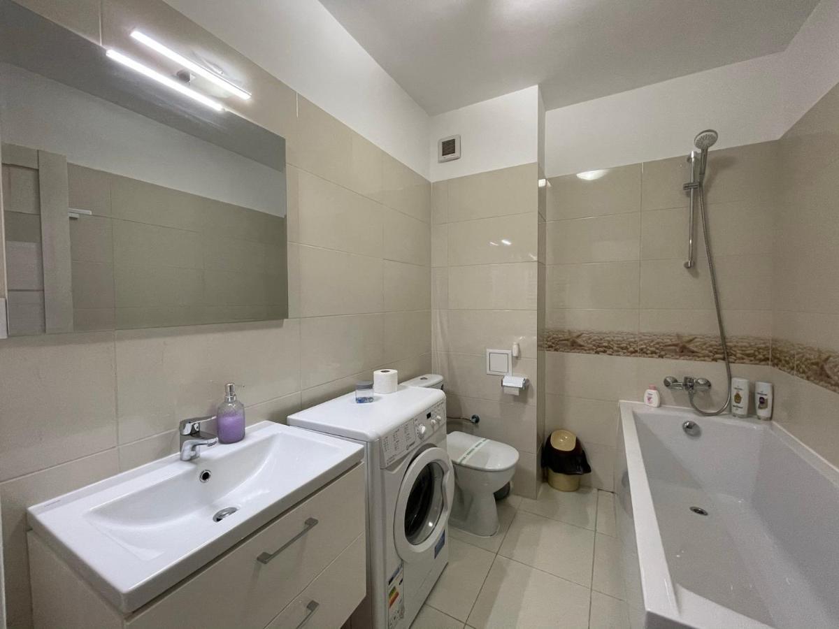 Renting Solutions Iulius Mall Iasi Exteriör bild